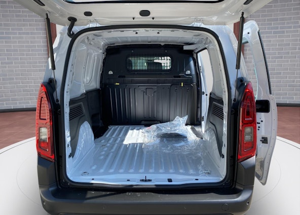 Vehicle image 10 Vehicle image 10