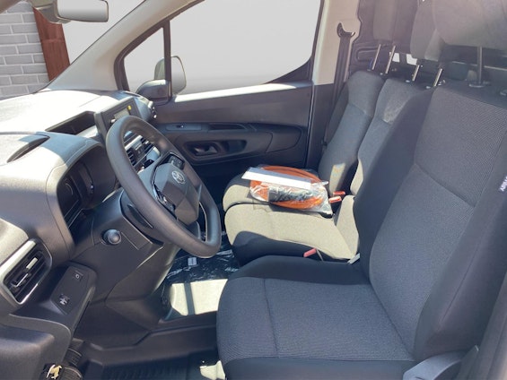 Vehicle image 6 Vehicle image 6