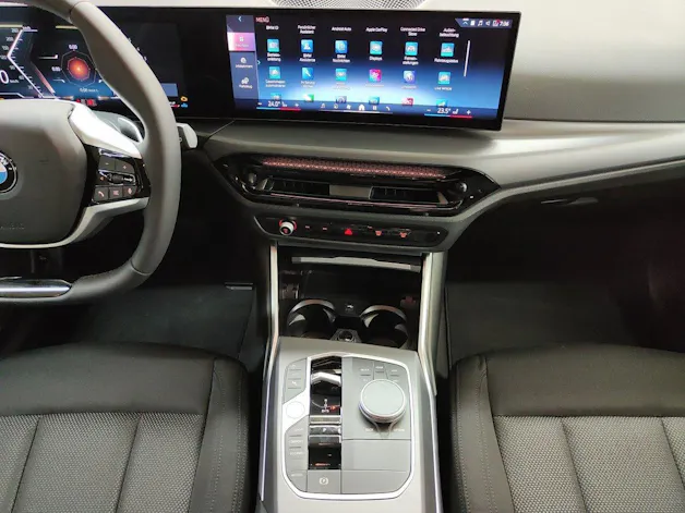 BMW 330d xDrive SAG