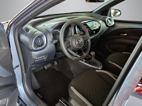 Vehicle image 12 Vehicle image 12