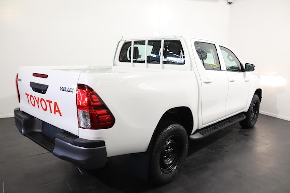 TOYOTA Hilux Double Cab.-Pick-up 2.8 D-4D 204 Comfort 1