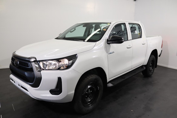 TOYOTA Hilux Double Cab.-Pick-up 2.8 D-4D 204 Comfort 0