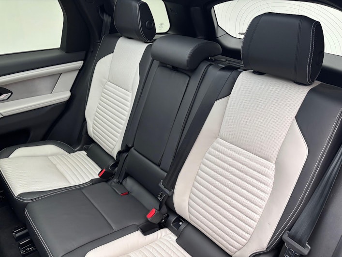 Vehicle image LAND ROVER DISCOVERY SPORT