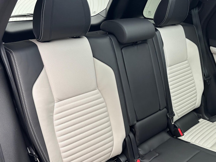 Vehicle image LAND ROVER DISCOVERY SPORT