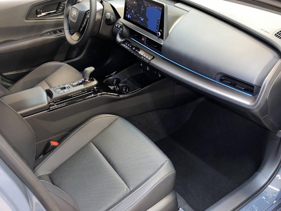 Vehicle image 6