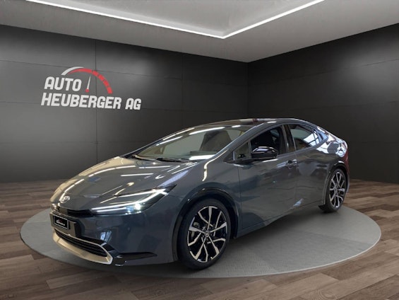 First vehicle image