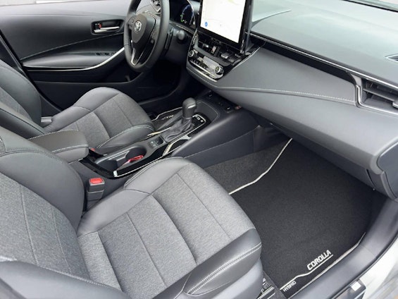 Vehicle image 6 Vehicle image 6