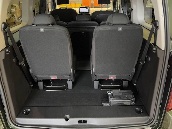 Vehicle image 9 Vehicle image 9