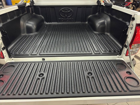 Vehicle image 9 Vehicle image 9