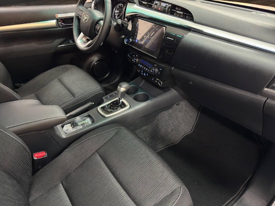 Vehicle image 6 Vehicle image 6