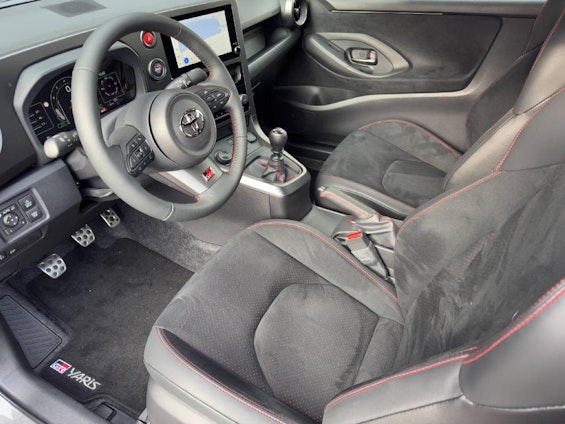 Vehicle image 4 Vehicle image 4