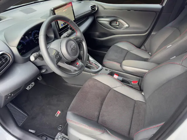 Toyota Yaris 1.5 VVT-i HSD GR Sport
