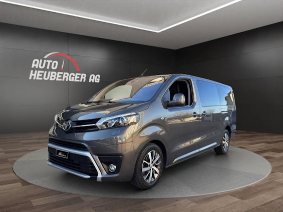 First vehicle image