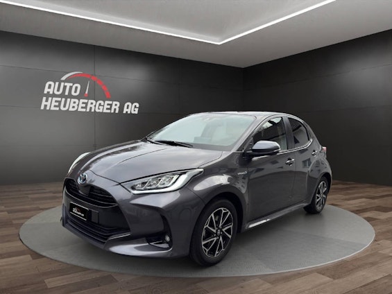 First vehicle image
