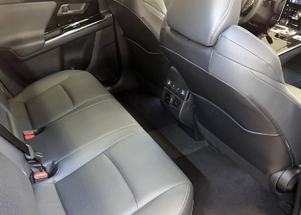 Vehicle image 8 Vehicle image 8