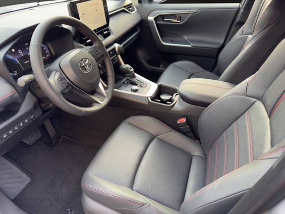 Vehicle image 4 Vehicle image 4