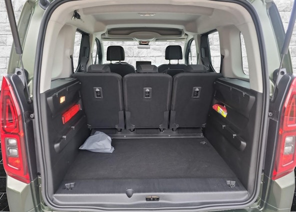 Vehicle image 8 Vehicle image 8