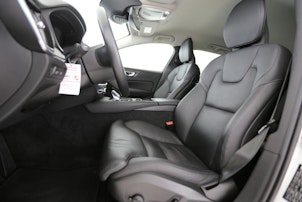 Vehicle image VOLVO V60 2.0 T6 TE Inscription eAWD