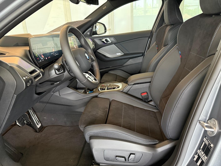 Vehicle image BMW 1 SERIES