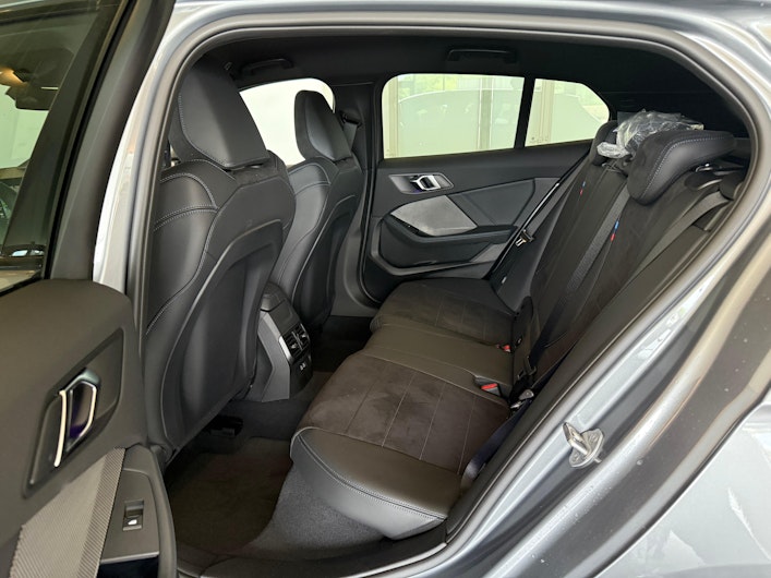 Vehicle image BMW 1 SERIES