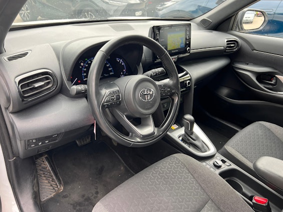 Vehicle image 7