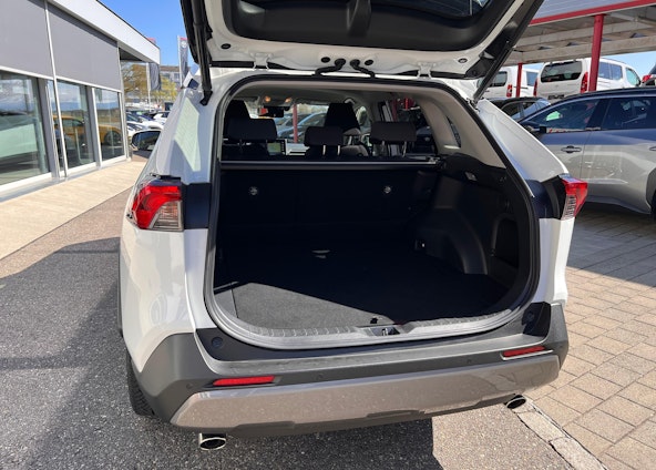 Vehicle image 6 Vehicle image 6