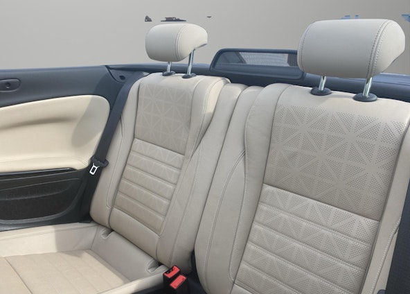 Vehicle image 4 Vehicle image 4