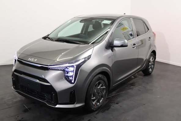 First vehicle image