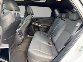https://vehicle.imgix.net/3852268/73c37e1f-34a3-448c-b0d9-2ff8f96f01fd.jpg