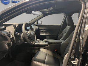 Vehicle image LEXUS UX 300h F-Line