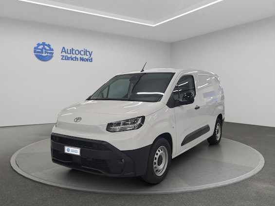 First vehicle image