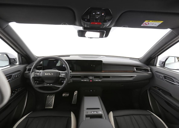 Vehicle image 4 Vehicle image 4