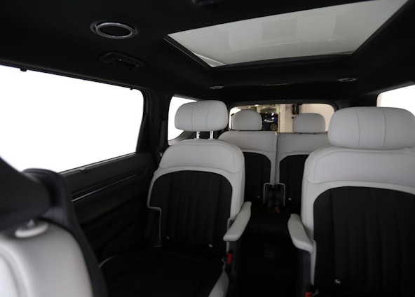 Vehicle image 8 Vehicle image 8