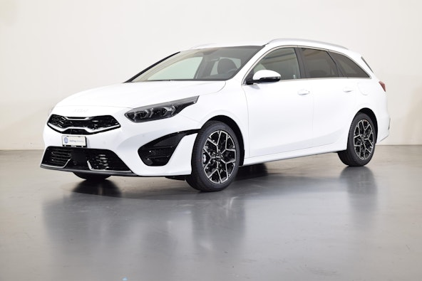 First vehicle image