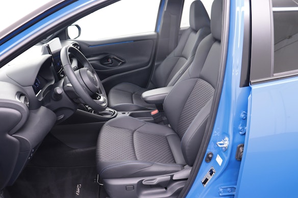 TOYOTA Yaris 1.5 VVT-i HSD Premiere Edition 2