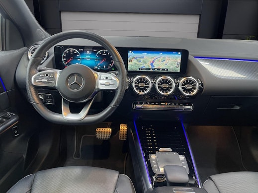 MERCEDES-BENZ GLA 250 AMG Line 4matic 3