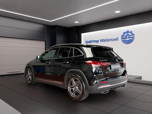 MERCEDES-BENZ GLA 250 AMG Line 4matic 2