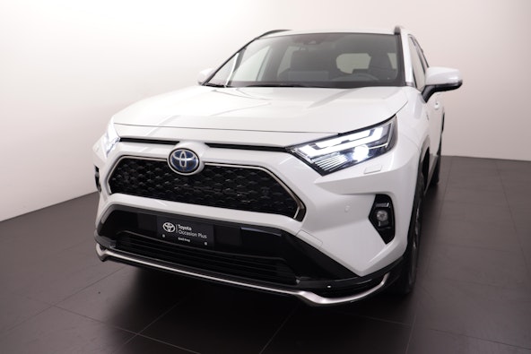 First vehicle image