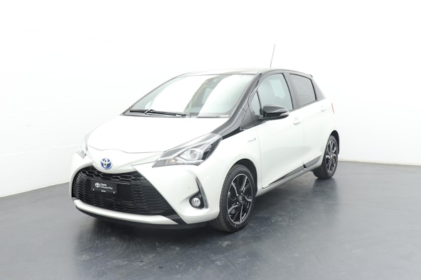 First vehicle image