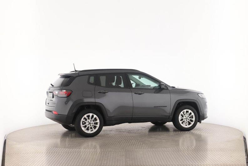 Vehicle image JEEP COMPASS