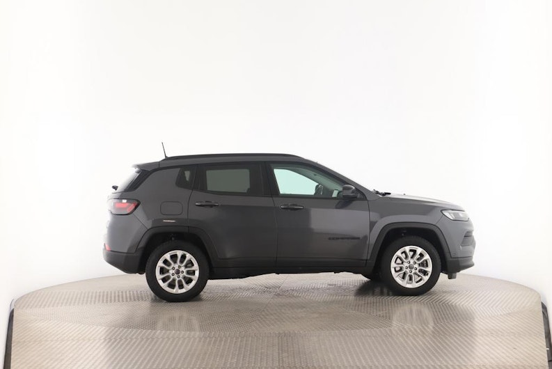 Vehicle image JEEP COMPASS