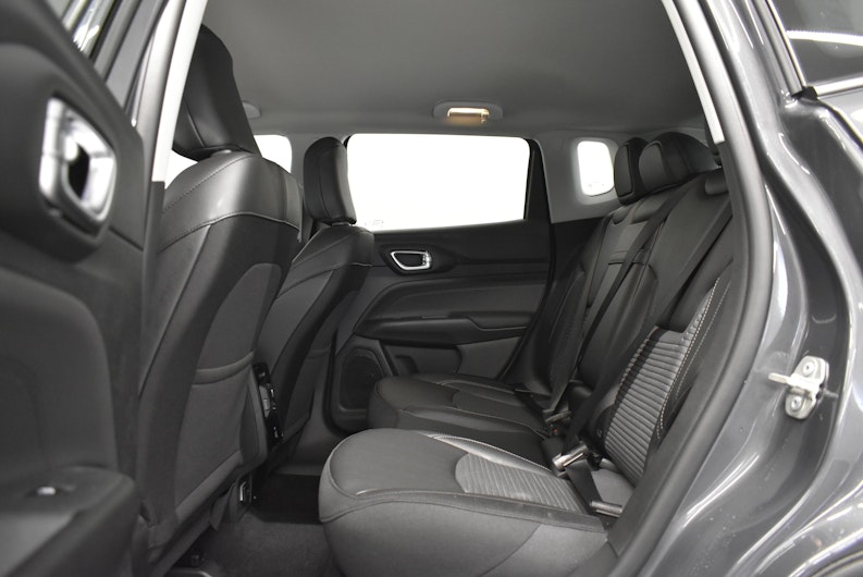 Vehicle image JEEP COMPASS