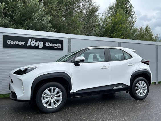First vehicle image