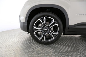 Vehicle image JEEP Avenger Summit