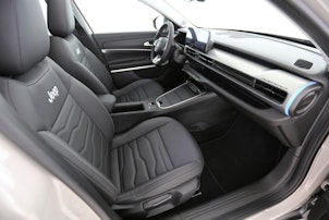 Vehicle image JEEP Avenger Summit