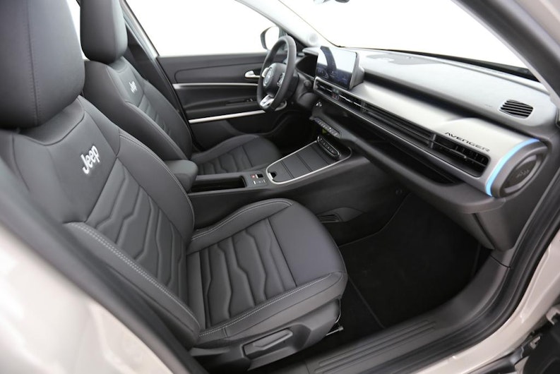 Vehicle image JEEP AVENGER