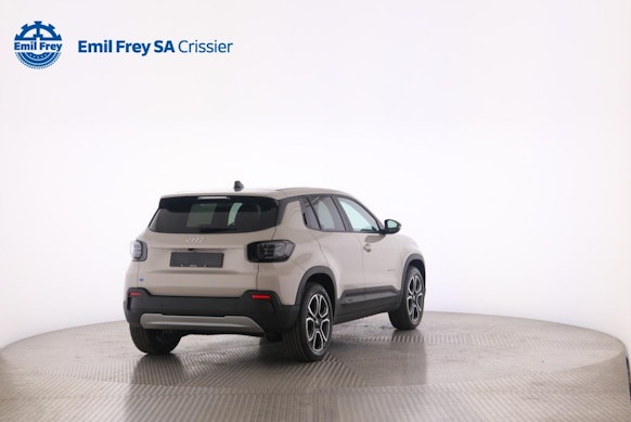 JEEP Avenger Summit 1