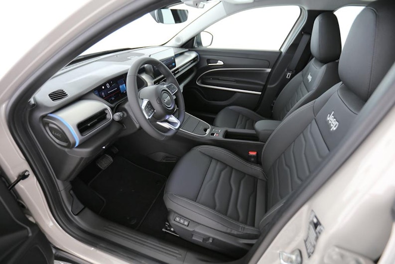 Vehicle image JEEP AVENGER