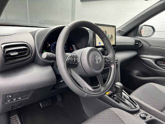 Vehicle image 7