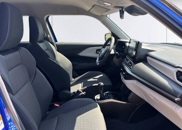 Vehicle image 14 Vehicle image 14